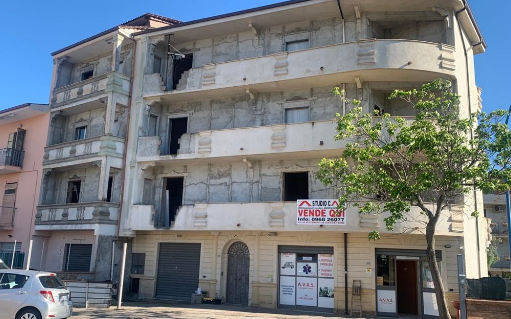 STRUTTURA RUSTICA-VIA REILLO-NICASTRO