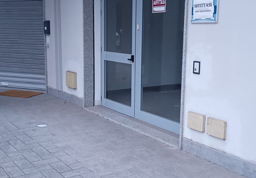 LOCALE A/10 USO UFFICIO – P.ZZA DELLA REPUBBLICA