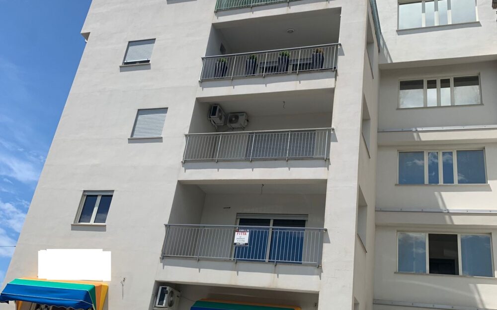 APPARTAMENTO USO UFFICIO – VIA SCARDAMAGLIA-LAMEZIA TERME